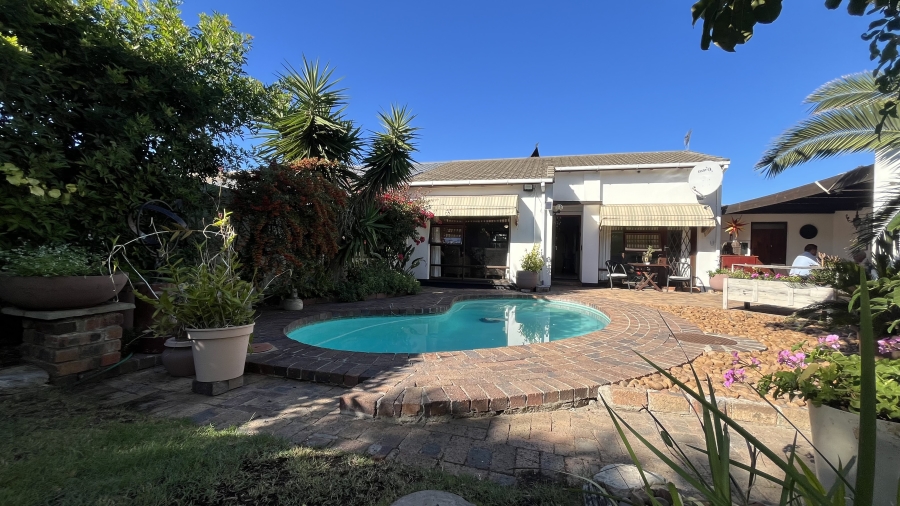 3 Bedroom Property for Sale in Table View Western Cape